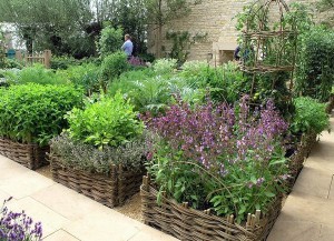charming_vegetable_garden_ideas_wattle_raised_beds_square