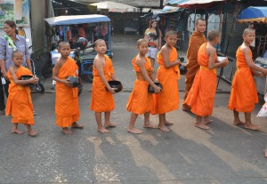 child-monks-1306506_960_720