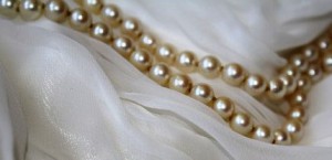 pearl-necklace-443981__340